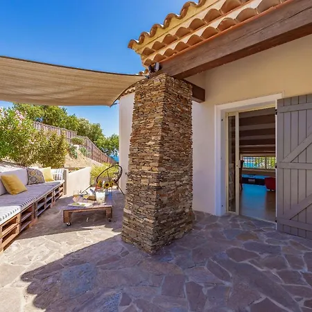Holiday home Sea View, Vue Mer, Piscine Le Lavandou